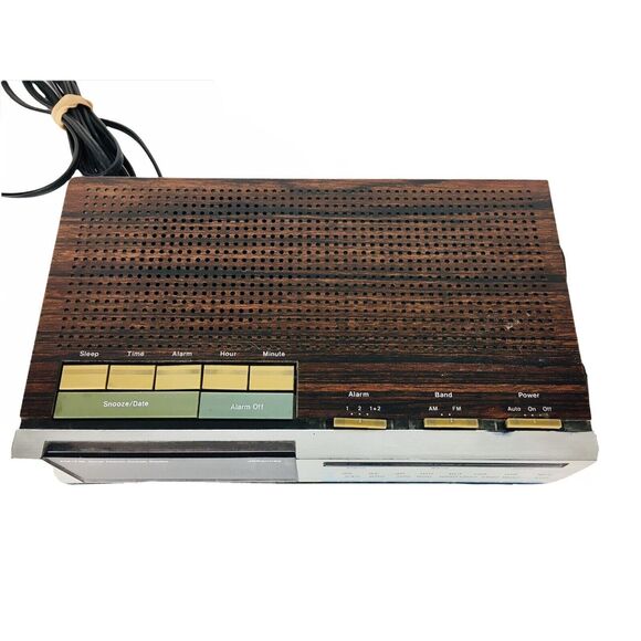 Vintage 70s JCPenney's AM/FM Alarm Clock Radio Model 680-3000 Electric/Battery - Picture 4 of 5